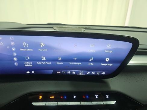 Used 2025 Buick Enclave Avenir w/ Super Cruise Package AWD/4WD image 6