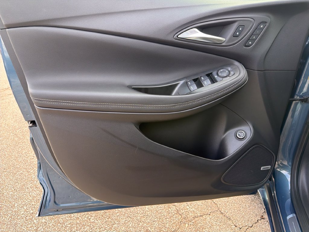 Certified 2024 Buick Encore GX Avenir w/ Avenir Convenience Package FWD image 12