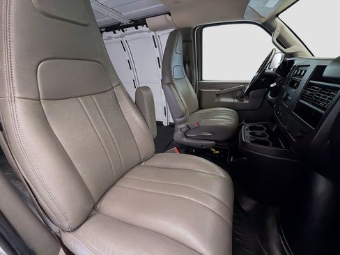 Used 2023 GMC Savana 2500 Extended w/ Driver Convenience Package image 14