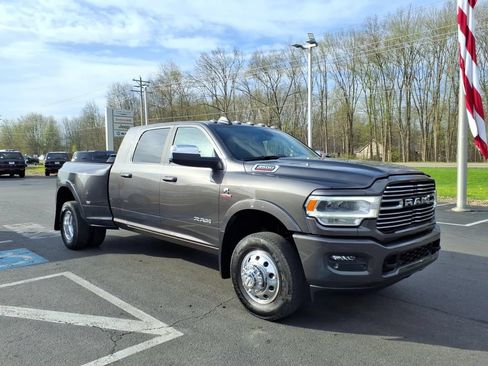 Used 2022 RAM 3500 Laramie w/ Max Tow Package AWD/4WD image 6