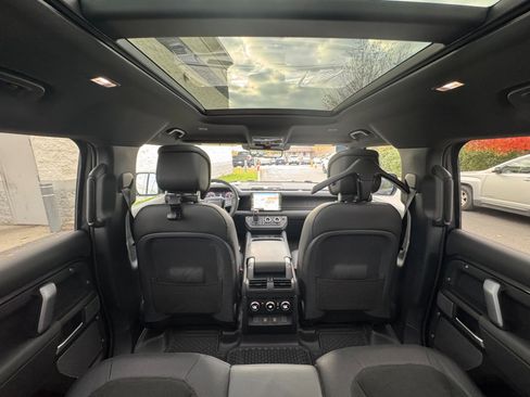 Used 2023 Land Rover Defender 110 image 47