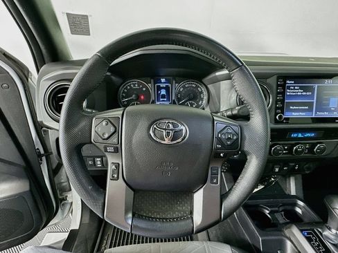 Used 2022 Toyota Tacoma TRD Sport w/ Black Out Package (TMS) AWD/4WD image 12