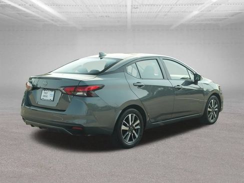Used 2025 Nissan Versa SV FWD image 9
