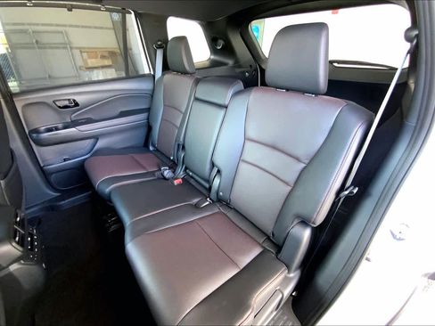 Used 2025 Honda Passport Black Edition image 21