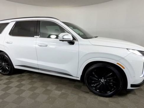 Used 2024 Hyundai Palisade Calligraphy AWD/4WD image 2