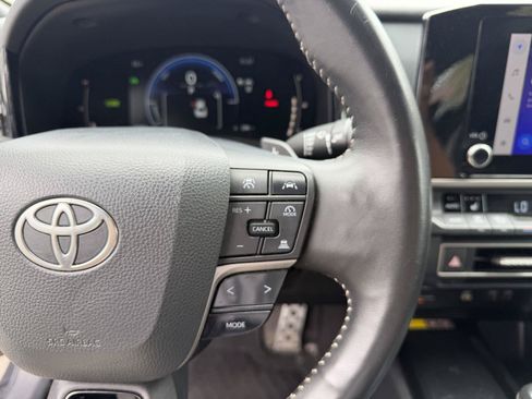 Used 2025 Toyota Camry SE w/ Convenience Package AWD/4WD image 13