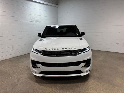 New 2025 Land Rover Range Rover Sport Dynamic SE image 3
