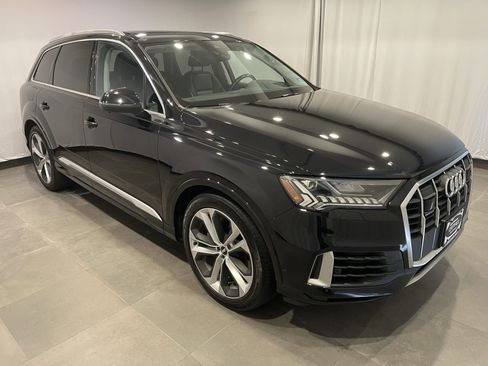 Used 2020 Audi Q7 3.0T Prestige w/ Prestige Package AWD/4WD image 3