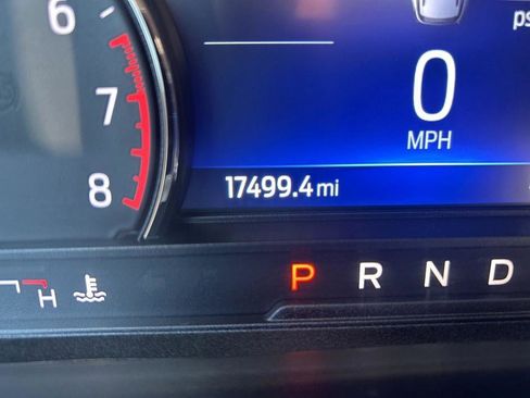 Used 2022 Ford Explorer XLT w/ Equipment Group 202A image 11