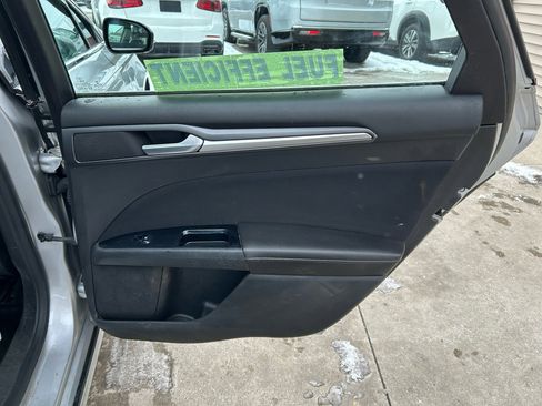 Used 2015 Ford Fusion SE image 15