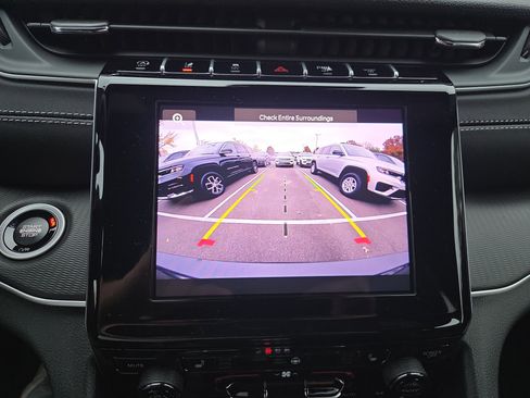 New 2025 Jeep Grand Cherokee L Altitude image 11