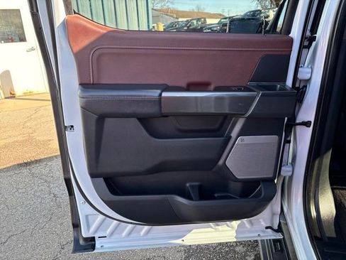 Used 2022 Ford F150 Lariat w/ Equipment Group 502A High image 4