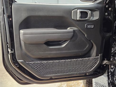 Used 2025 Jeep Wrangler Sport image 20