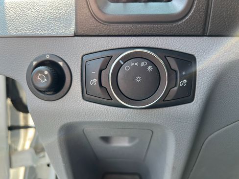 Used 2016 Ford Transit 150 XLT image 28