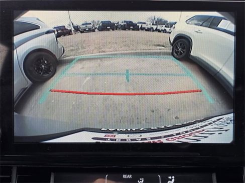 Used 2023 Toyota Sienna XLE Woodland Edition image 15