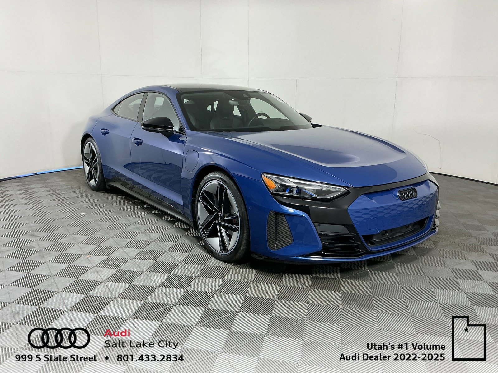 Used 2024 Audi RS e-tron GT w/ Ceramic Brake Package AWD/4WD image 1