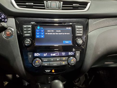 Used 2016 Nissan Rogue SL w/ SL Premium Package FWD image 30
