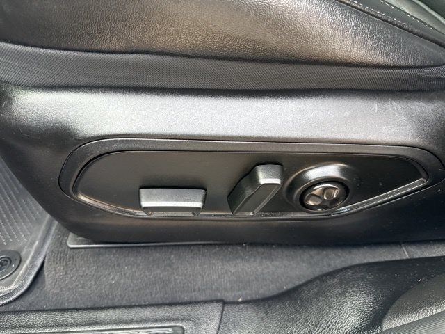 Used 2025 Jeep Grand Cherokee Altitude AWD/4WD image 14