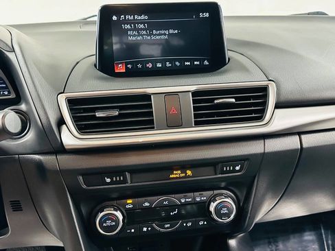 Used 2018 MAZDA MAZDA3 Touring FWD image 10