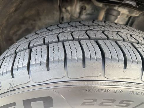 Used 2019 Toyota RAV4 XLE w/ Convenience Package AWD/4WD image 33