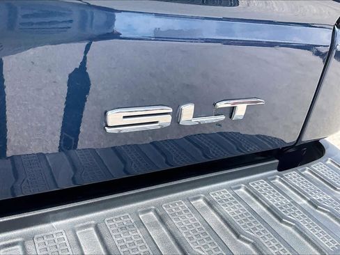 Used 2022 GMC Sierra 1500 SLT RWD image 10