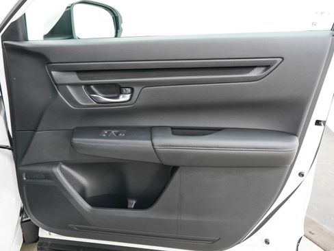 Used 2025 Honda CR-V EX image 11