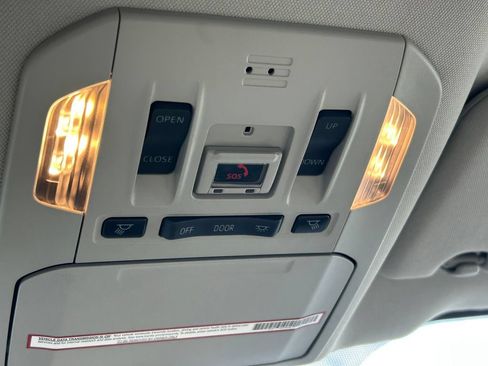 Used 2021 Toyota Highlander XLE AWD/4WD image 21
