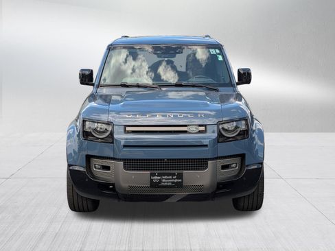 Used 2024 Land Rover Defender 110 X-Dynamic SE AWD/4WD image 2