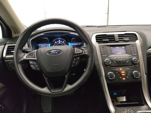 Used 2018 Ford Fusion S image 22
