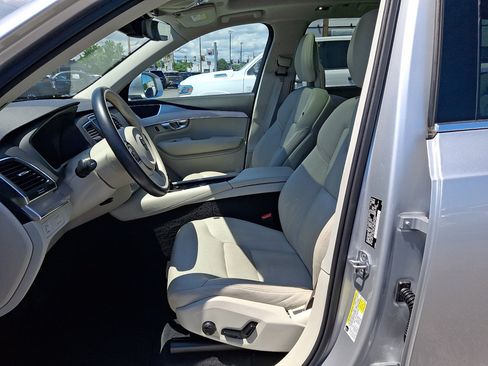 Used 2018 Volvo XC90 T6 Momentum w/ Convenience Package AWD/4WD image 25