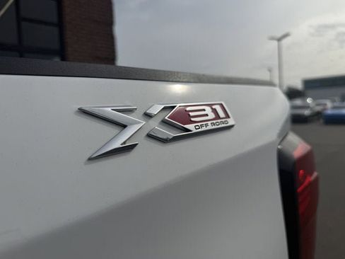 Used 2019 GMC Sierra 1500 SLT w/ SLT Premium Package image 14