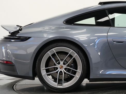 Used 2025 Porsche 911 Carrera image 36