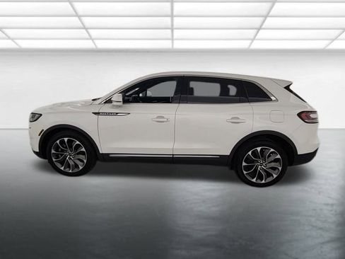 Used 2023 Lincoln Nautilus Reserve image 5