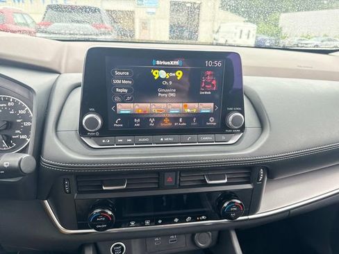 Used 2023 Nissan Rogue SV image 21