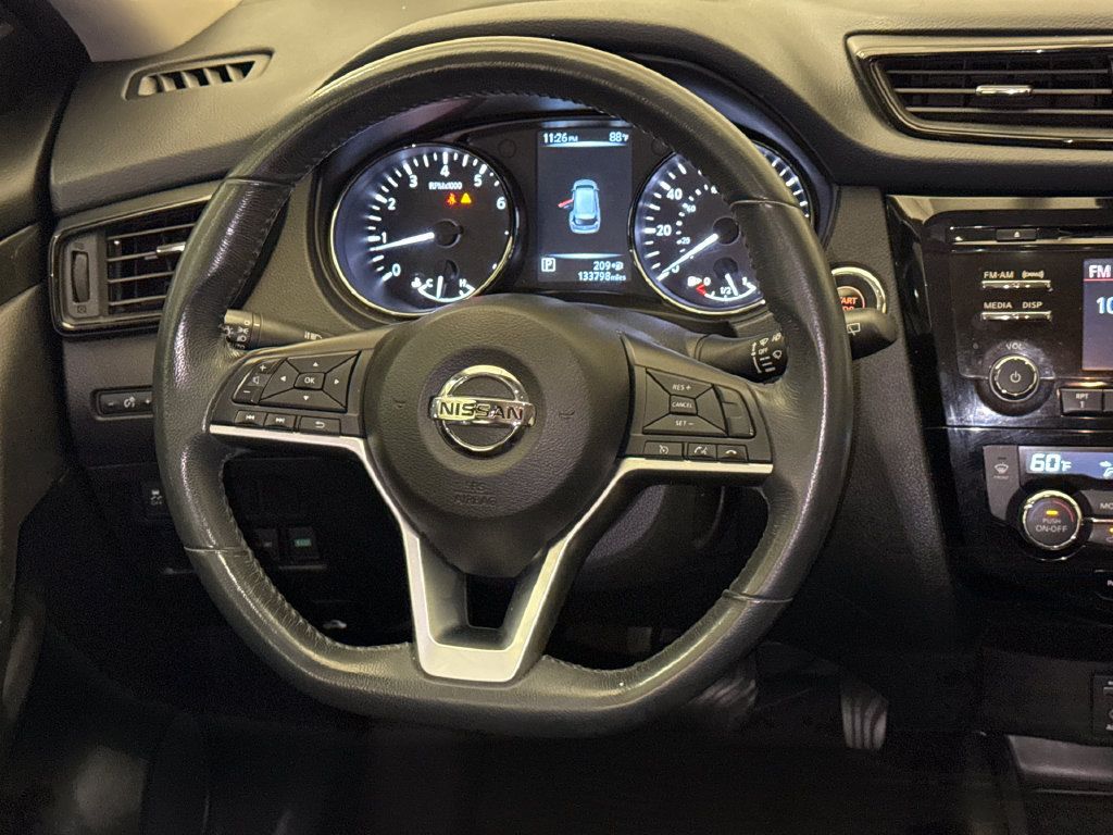 Used 2017 Nissan Rogue SV w/ Midnight Edition FWD image 16