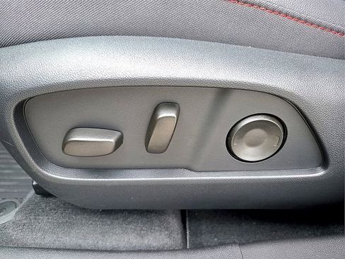 New 2026 Chevrolet Equinox RS w/ Convenience Package III FWD image 17