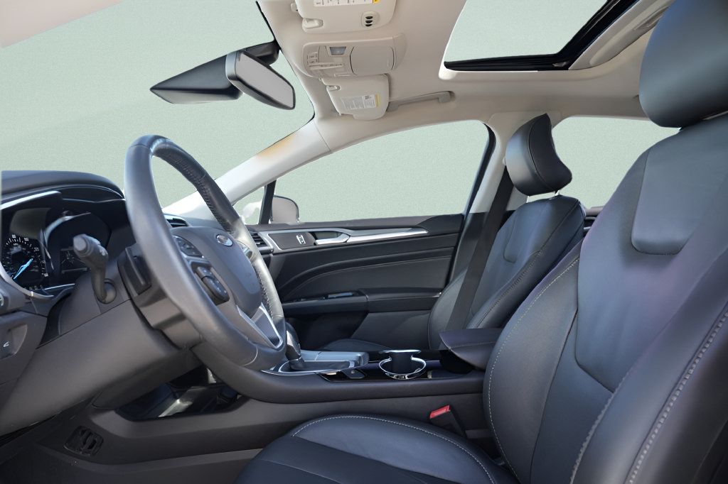 Used 2015 Ford Fusion Titanium FWD image 25