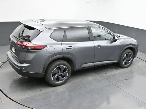 Used 2025 Nissan Rogue SV FWD image 43