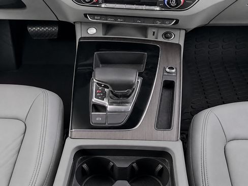 Certified 2021 Audi Q5 2.0T Premium Plus w/ Premium Plus Package AWD/4WD image 18