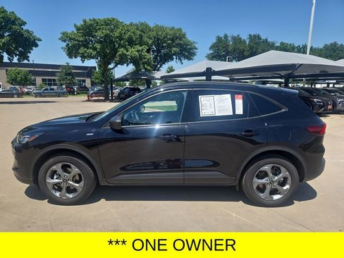 Used 2025 Ford Escape ST-Line AWD/4WD image 2