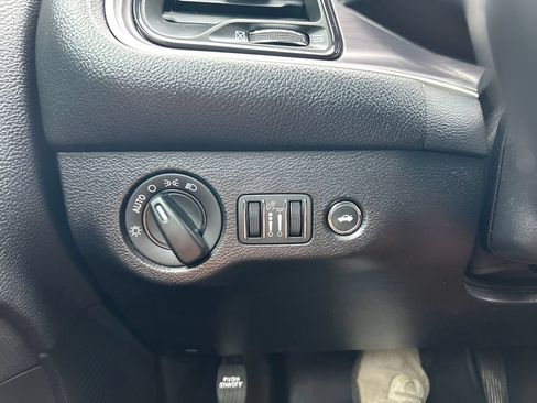 Used 2018 Dodge Challenger SXT RWD image 23