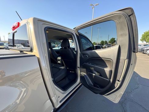 Used 2021 Chevrolet Colorado ZR2 AWD/4WD image 8