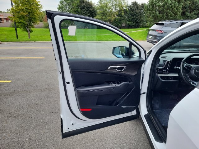Certified 2023 Kia Sportage X-Line w/ X-Line Premium Package AWD/4WD image 13