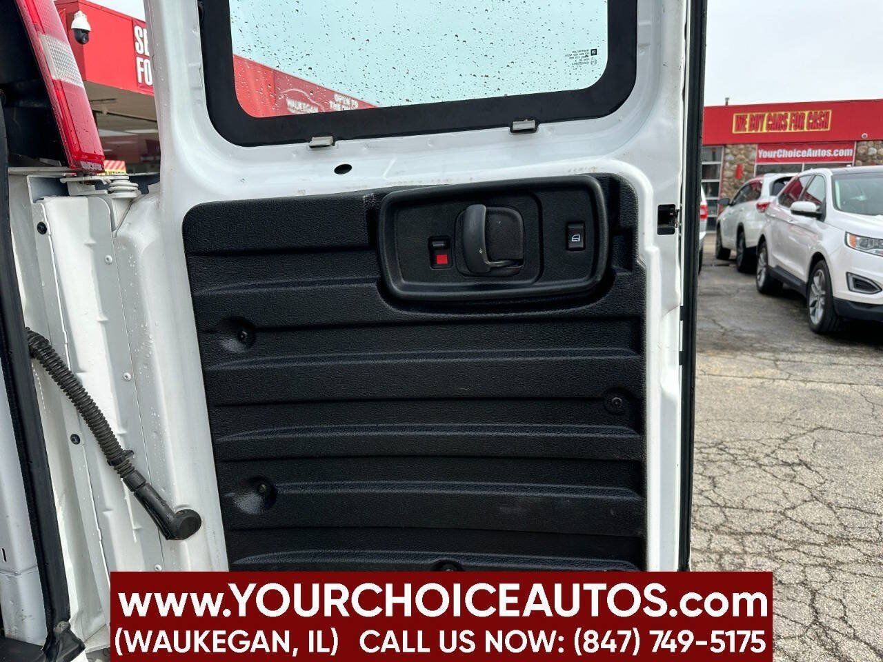 Used 2017 Chevrolet Express 2500 Extended RWD image 12
