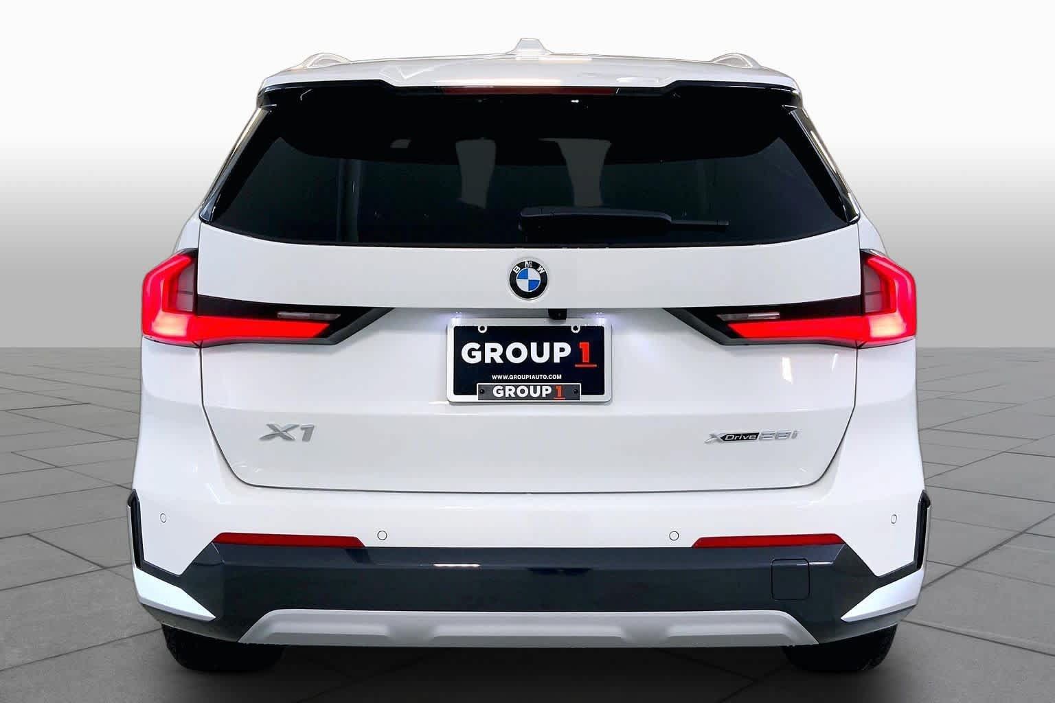 New 2027 BMW X1 xDrive28i AWD/4WD image 4