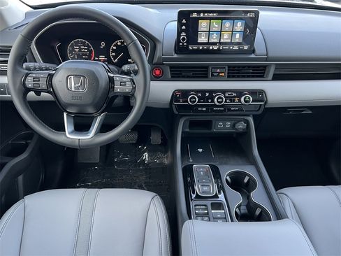 New 2025 Honda Pilot EX-L image 3