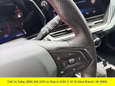 Used 2024 Chevrolet Trax RS w/ Sunroof Package image 23