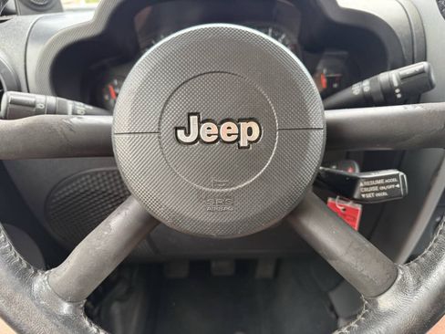 Used 2009 Jeep Wrangler X AWD/4WD image 19