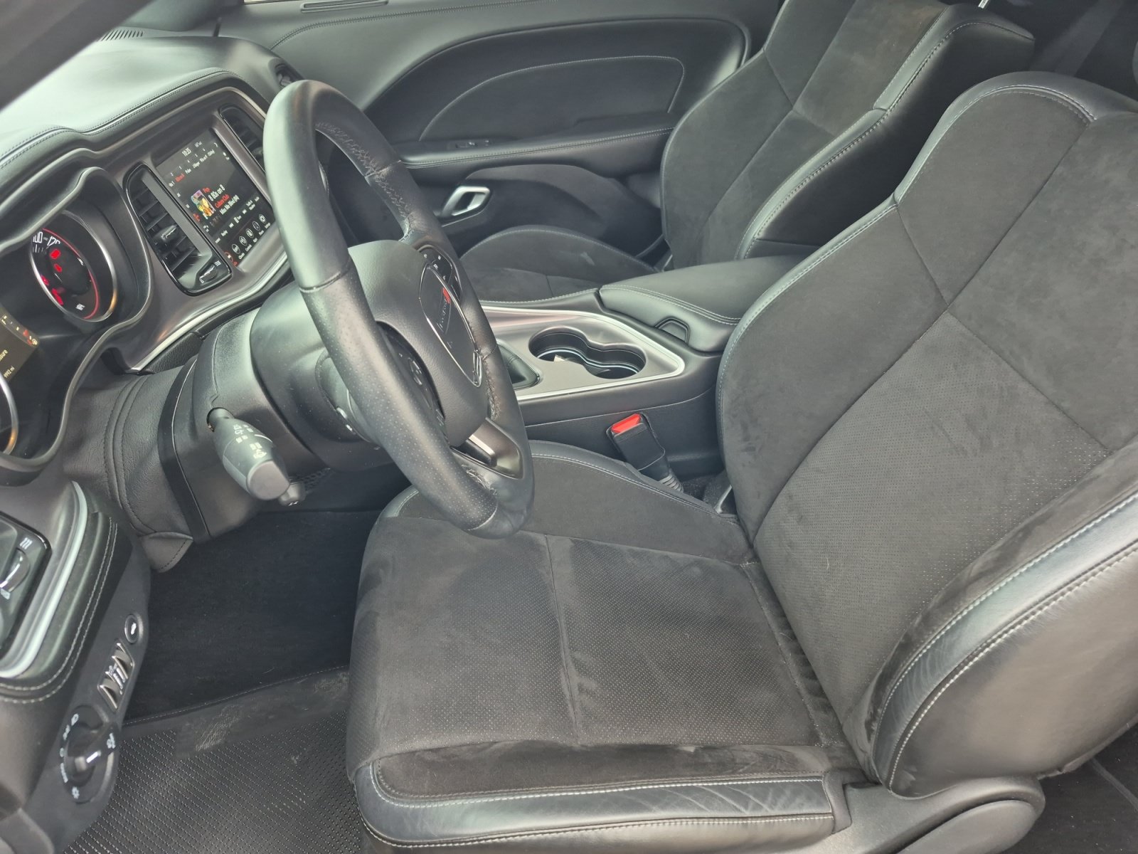 Used 2020 Dodge Challenger R/T w/ Plus Package RWD image 17