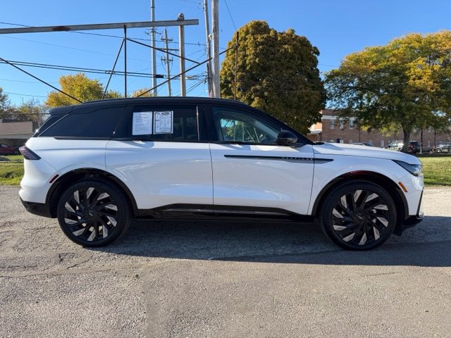 New 2026 Lincoln Nautilus Reserve w/ Jet Appearance Package AWD/4WD image 12